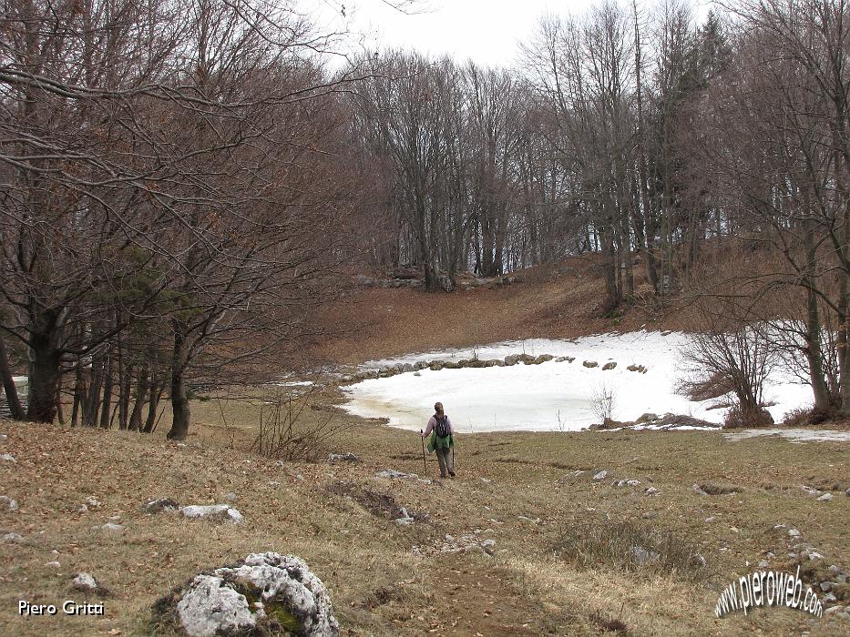 70 Pozza ancora coperta di neve.jpg